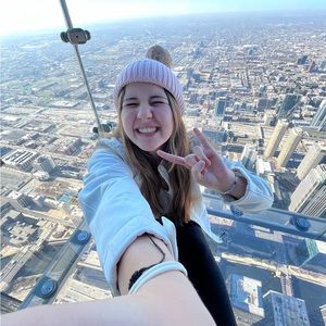 Meet your Posher, Avery